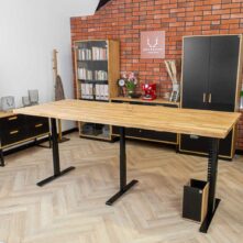 höhenverstellbarer Bürotisch