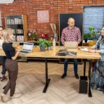 Elektrisch hebbarer Konferenztisch