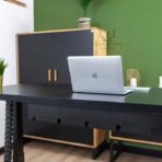 Unter-Tisch-Kabelorganisation