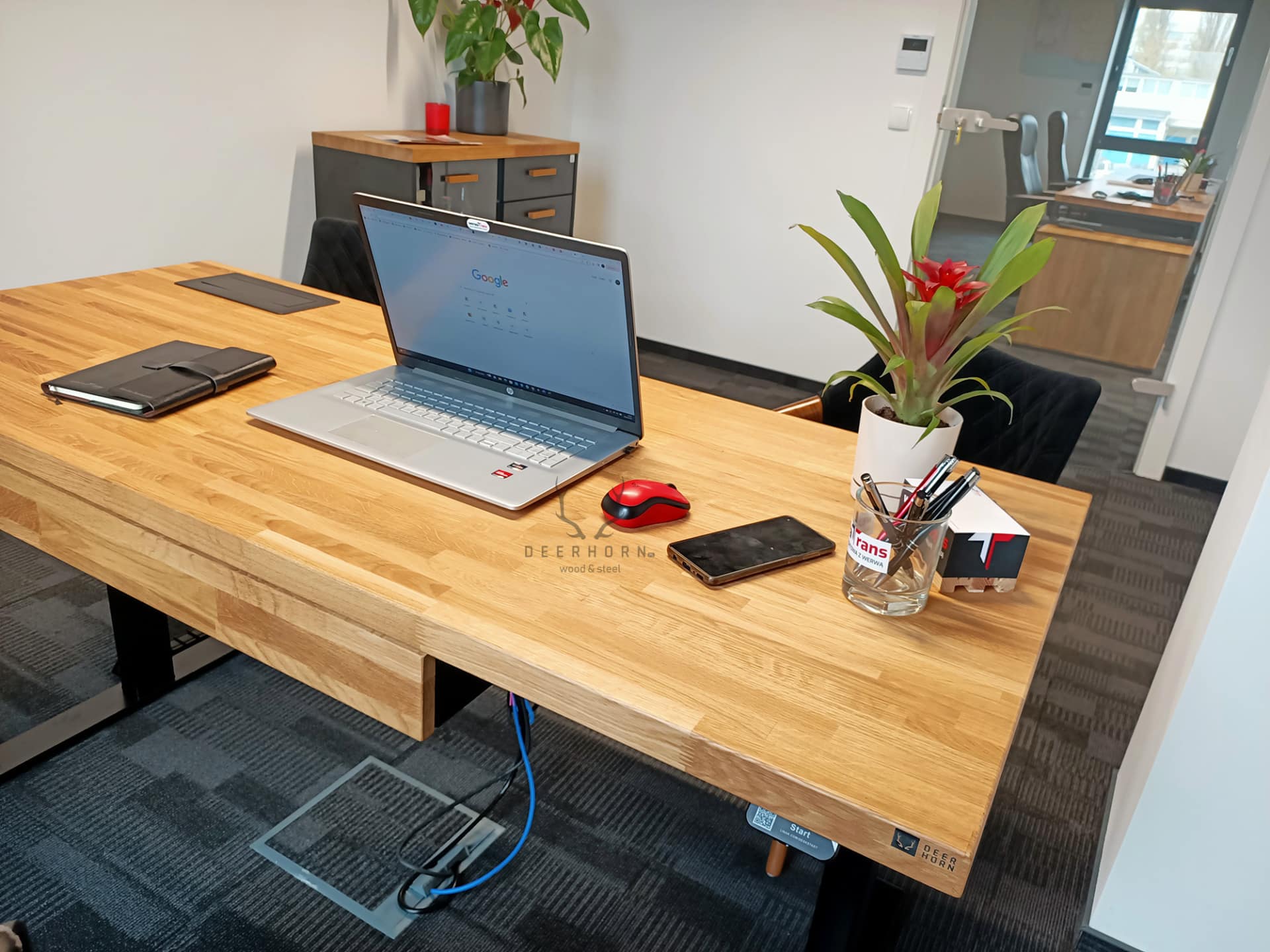 Bürotisch aus Holz