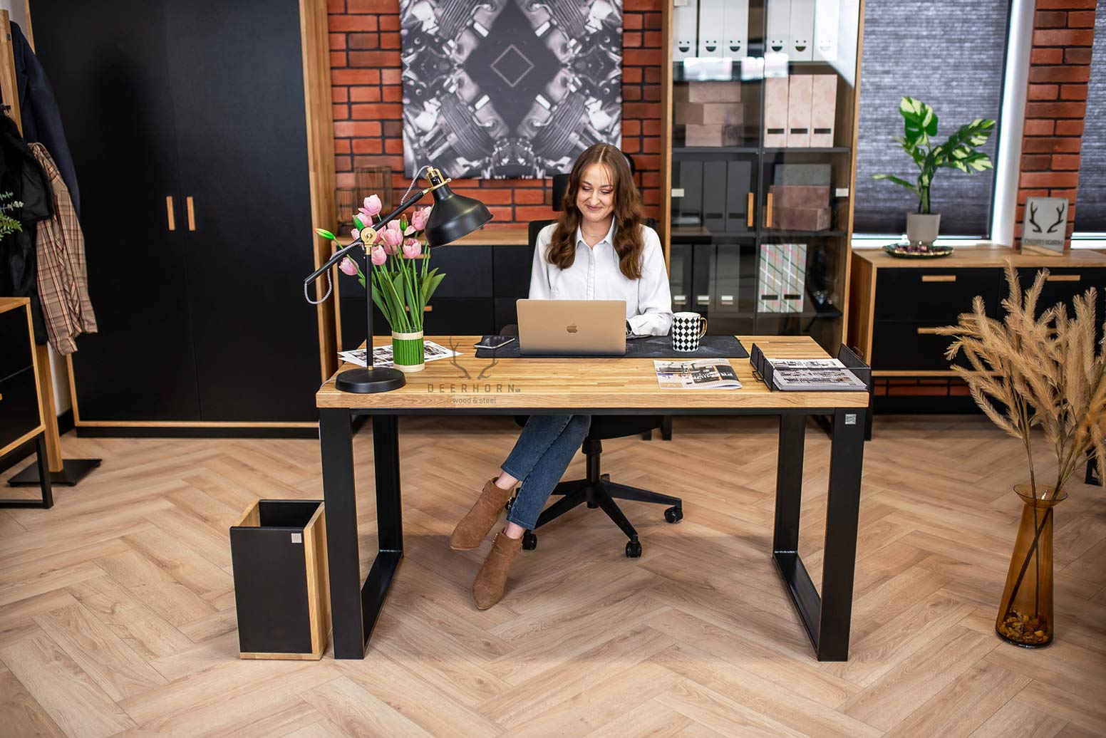 Loft-Schreibtisch aus Holz und Metall