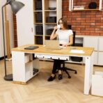 stilvoller und designorientierter Arbeitstisch