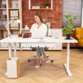 weißer Bürotisch