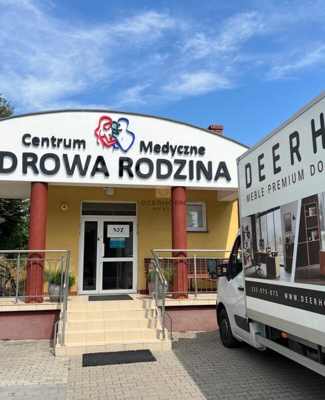 Arztpraxis und Deerhorn-Möbel
