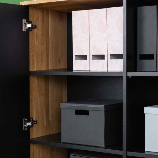 Büro-Dachboden-Schrank