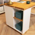 Schreibtisch mit Kastenregal