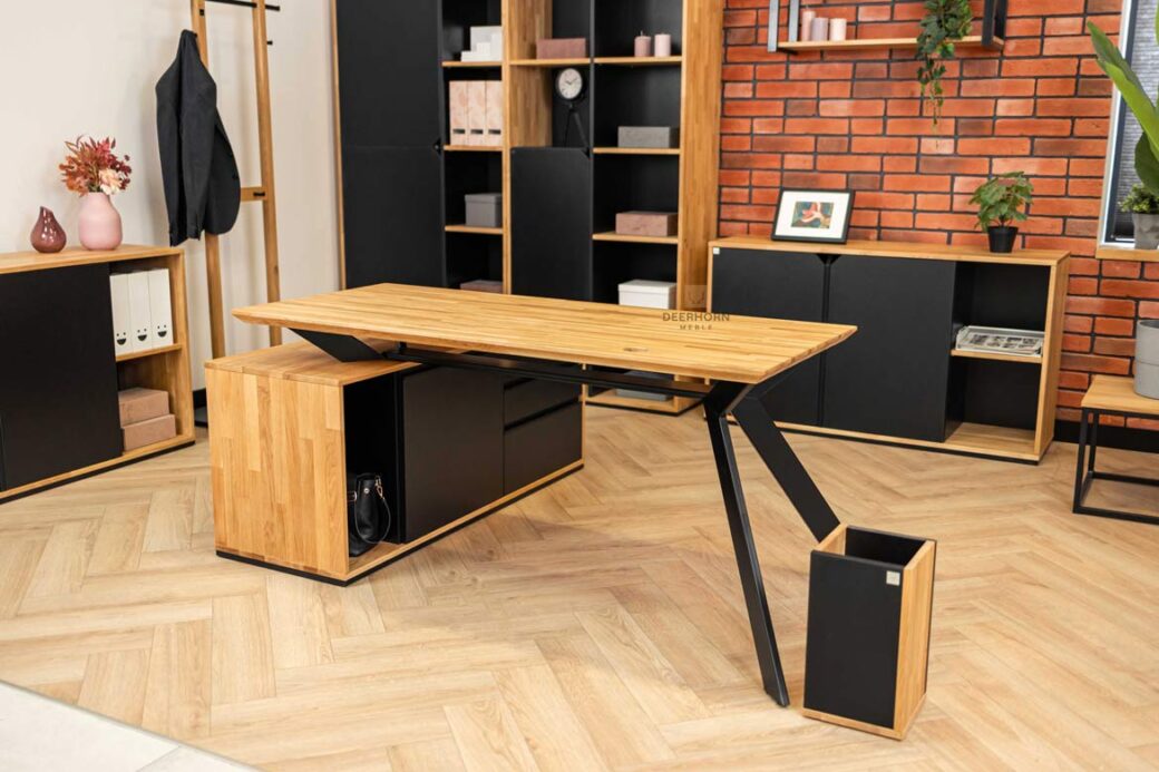 Funktioneller Schreibtisch mit Sockel und Schubladen Deerhorn Möbel