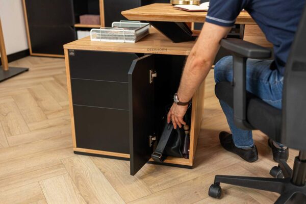 moderner Schreibtisch mit Schubladen