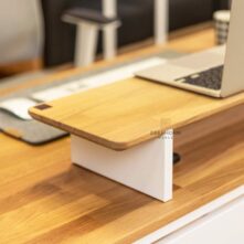 Laptop-Ständer aus Holz