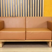 Bürosofa braun mit Holz