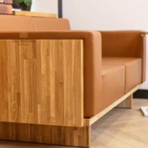 Sofa aus Ökoleder und Holz
