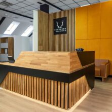 kosmetischer Eck-Empfangstisch mit Lamellen