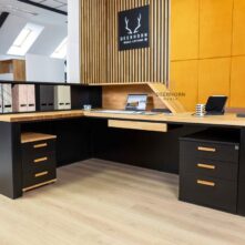 Eck-Empfangstheke mit Unterthekencontainern