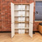 Büroschrank mit Regalen für Dokumente und Akten