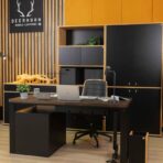 Bürotisch 160 mit Sockel