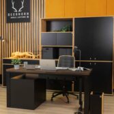 Bürotisch 160 mit Sockel