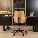 Loft-Bürotisch mit schwarzen Beinen