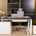Computertisch weiß mit brauner Platte