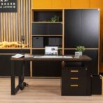 Holzschreibtisch mit Schubladen schwarz mit Rollcontainer