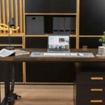 Moderner Schreibtisch aus Massivholz mit Rollcontainer