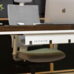 weißer Kabelorganisator