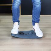 Verstellbare Fußstütze für den Schreibtisch