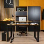 biurka do biura, widok z przodu