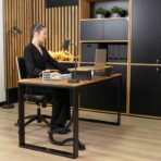 biurko ergonomiczne, widok z boku