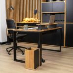 biurko gabinetowe, widok z boku