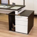 weißer Schreibtischschrank