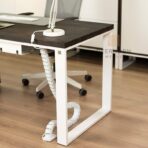 Weißer Schreibtisch mit Ebenholzplatte