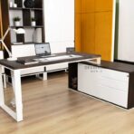 Eckschreibtisch nach Maß