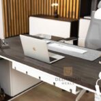 Schreibtisch mit dunkler Platte