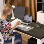 Schreibtisch mit viel Platz