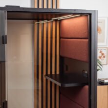 jednoosobowa kabina akustyczna do rozmów telefonicznych