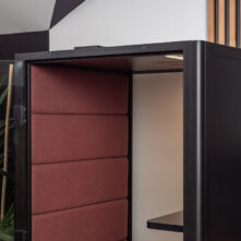 kabina akustyczna redukująca hałas w biurze