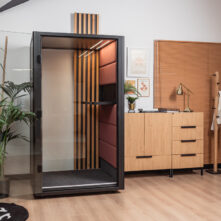 kabina do rozmów zapewniająca prywatność