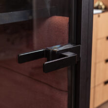 klamka do drzwi akustycznych do biura