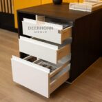 Untertischsockel schwarz