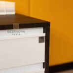 Sockel mit Schubladen