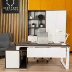 niewielki zestaw biurowy