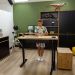 Verstellbarer Schreibtisch für Schüler der Mittelstufe