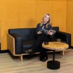 Couchtisch mit einem Bein