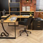Eckschreibtisch für das Büro