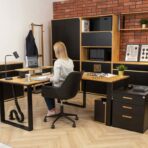 Eckschreibtisch für das Heimbüro