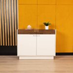 Kommode mit industriellen Details