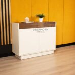 Moderne Kommode mit geraden Linien für das Wohnzimmer