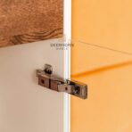 Vitrine mit Einlegeböden für Ornamente