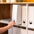 komoda z półkami do przechowywania segregatorów