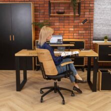 Loft-Schreibtisch aus Naturholz und Stahl-Akzenten